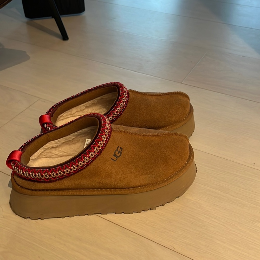 uggs size seven worn once
